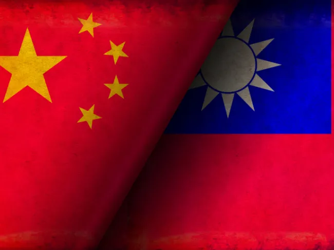taiwan and chinese flags